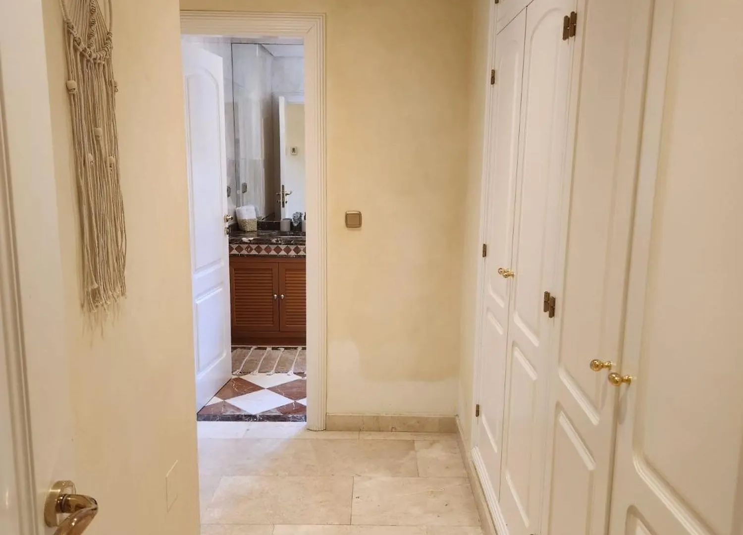 Luxury 2 Bedroom Apartment, Sierra Blanca, Marbella 0*,  Španělsko