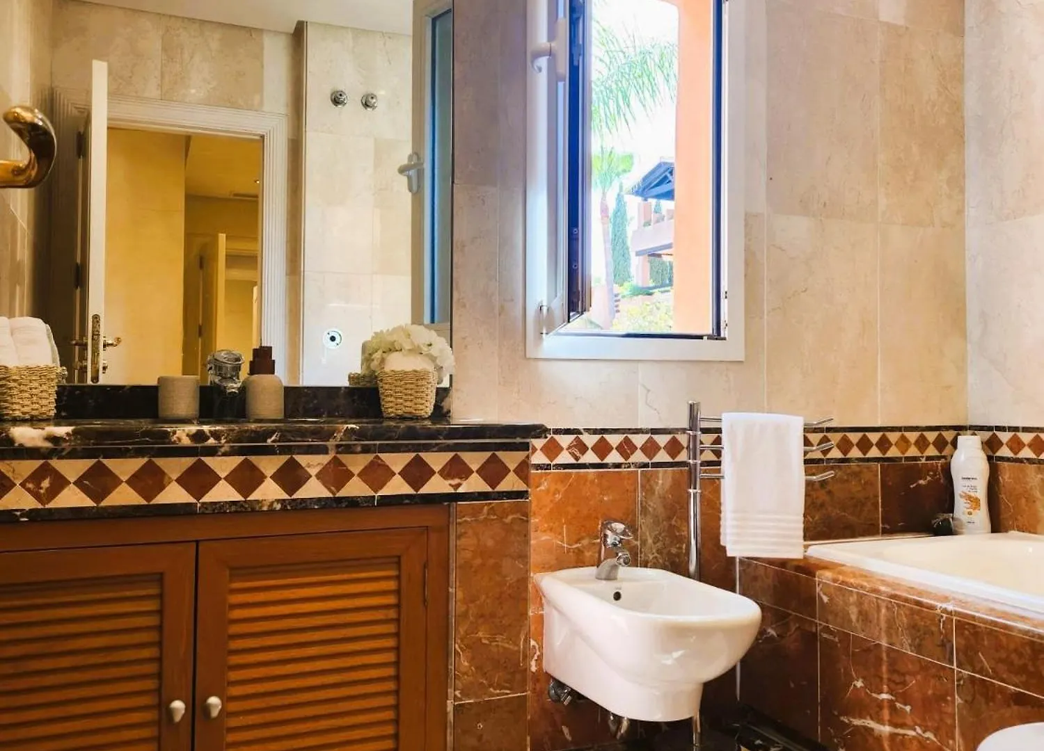 Luxury 2 Bedroom Apartment, Sierra Blanca, Marbella Španělsko