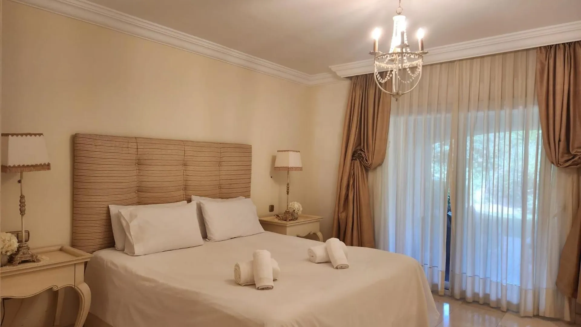 Luxury 2 Bedroom Apartment, Sierra Blanca, 마르베야 아파트