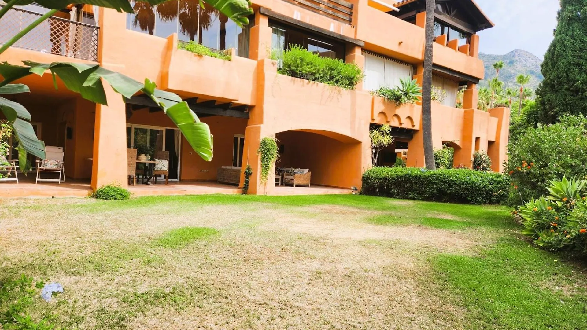 Luxury 2 Bedroom Apartment, Sierra Blanca, Marbella Apartment